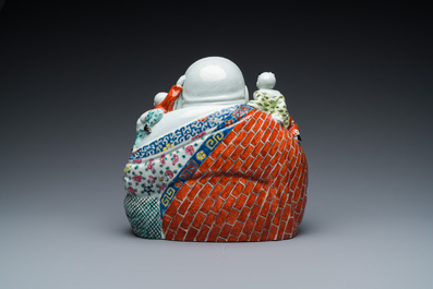 A Chinese famille rose Buddha, Zhu Mao Ji Zao 朱茂記造 mark, Republic