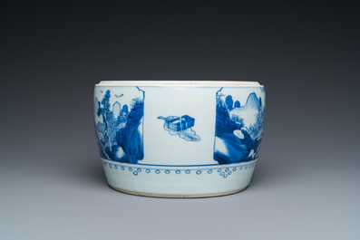 A Chinese blue and white tureen, Kangxi