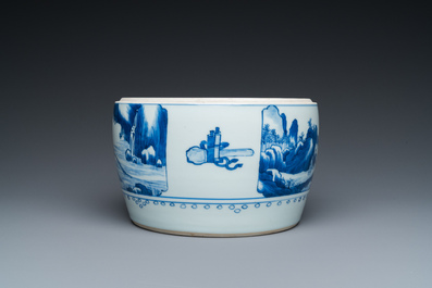A Chinese blue and white tureen, Kangxi