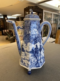 Cafeti&egrave;re couverte en porcelaine de Chine en bleu et blanc &agrave; d&eacute;cor de 'La d&eacute;esse Europe et le taureau', Kangxi