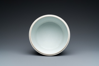A Chinese blue and white tureen, Kangxi