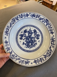 A Chinese blue and white dish with floral design, Jiajing