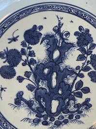 A Chinese blue and white dish with floral design, Jiajing