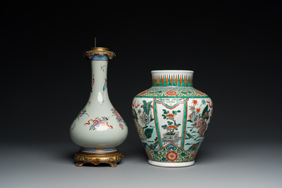 Un vase en porcelaine de Chine famille verte et un en famille rose sur fond c&eacute;ladon mont&eacute; en lampe, 19&egrave;me