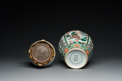 Un vase en porcelaine de Chine famille verte et un en famille rose sur fond c&eacute;ladon mont&eacute; en lampe, 19&egrave;me