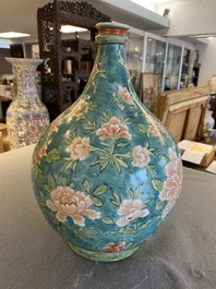 A Dutch-decorated Japanese Arita apothecary flask monogrammed PDR, Edo, 17th C.