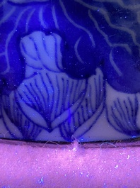 Een Chinese blauw-witte 'Bleu de Hue' kom voor de Vietnamese markt, Ngoạn ngọc 玩玉 merk, 19e eeuw
