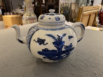 A large Chinese blue and white 'antiquities' teapot and cover, Kangxi