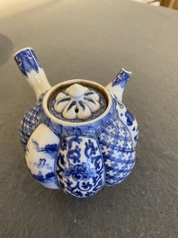 A Japanese blue and white Arita hot water kettle, Edo, 17/18th C.