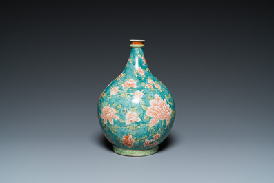 A Dutch-decorated Japanese Arita apothecary flask monogrammed PDR, Edo, 17th C.