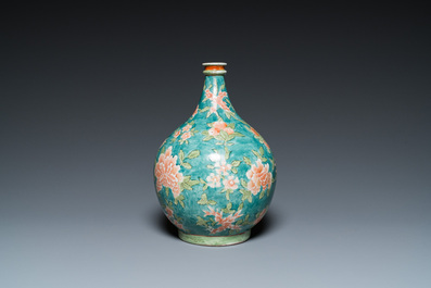 A Dutch-decorated Japanese Arita apothecary flask monogrammed PDR, Edo, 17th C.