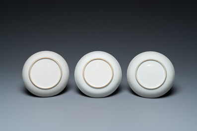 15 Chinese blauw-witte en Imari-stijl schotels en een theepot, Kangxi en later