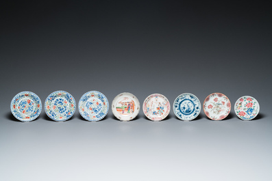 Acht Chinese blauw-witte, famille rose en verte schotels en zes koppen, Kangxi en later