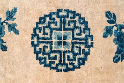 Deux tapis chinois, 19/20&egrave;me