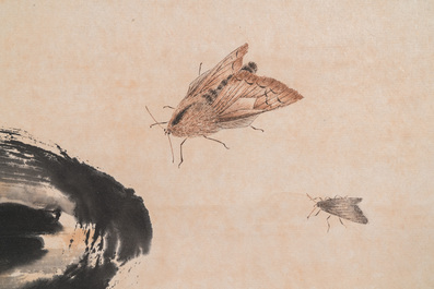 Navolger van Qi Baishi 齊白石 (1864-1957): 'Een olielamp met twee motten', inkt en kleur op papier
