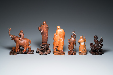 Six various Chinese carved wooden statues, 19/20th C.