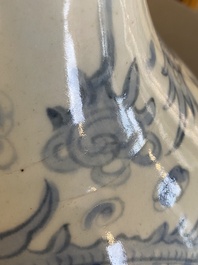 A Korean blue and white 'dragon' bottle vase, Joseon, 18/19th C.
