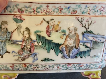 A rectangular Chinese famille rose jardini&egrave;re, 19th C.