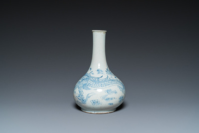 A Korean blue and white 'dragon' bottle vase, Joseon, 18/19th C.