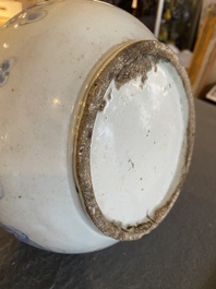 A Korean blue and white 'dragon' bottle vase, Joseon, 18/19th C.