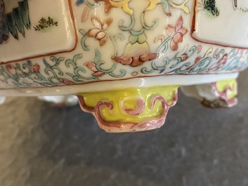 A rectangular Chinese famille rose jardini&egrave;re, 19th C.