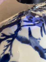 A large Chinese blue and white rouleau vase with floral design, Kangxi