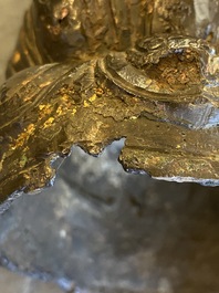 Een grote Chinese gelakte bronzen Boeddha, Ming
