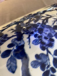 A large Chinese blue and white rouleau vase with floral design, Kangxi