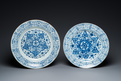 Two Chinese blue and white dishes and five plates with floral design, Kangxi