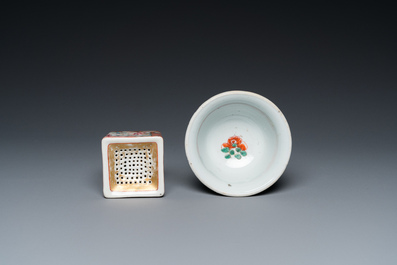 A Chinese famille verte stem cup, a famille rose 'mandarin' sander and a knife handle, Kangxi/Qianlong