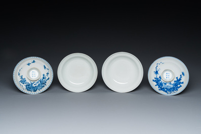 Een paar Chinese blauw-witte dekselkommen, een paar borden en zes kommen, Guangxu merk en periode