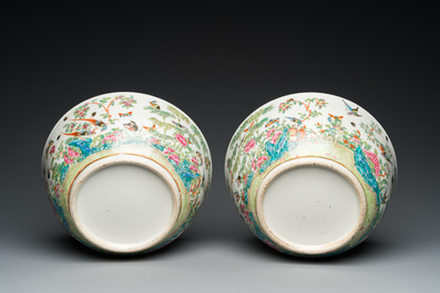 A pair of Chinese Canton famille rose bowls, 19th C.