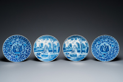 Deux plats et deux paires d'assiettes en fa&iuml;ence de Delft en bleu et blanc, 18&egrave;me