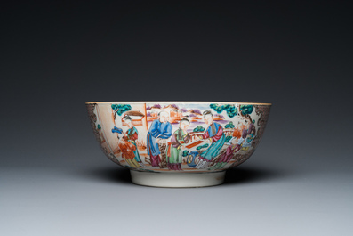 A Chinese famille rose 'mandarin' bowl and a dish, Qianlong
