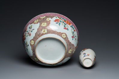 Een Chinese famille verte vaas tot lamp gemonteerd en een famille rose kom, Kangxi en Qianlong