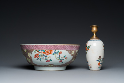 Een Chinese famille verte vaas tot lamp gemonteerd en een famille rose kom, Kangxi en Qianlong