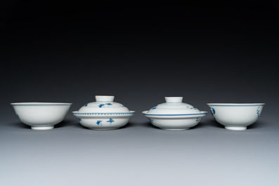Een paar Chinese blauw-witte dekselkommen, een paar borden en zes kommen, Guangxu merk en periode