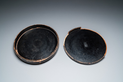 A Japanese blue and white Arita nine-piece sweetmeat set in its original lacquer box, Edo, 17/18th C.