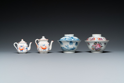 Een uitgebreide collectie overwegend blauw-wit en famille rose Chinees porselein, Kangxi en later