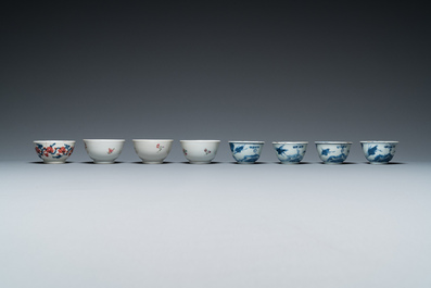 Een uitgebreide collectie overwegend blauw-wit en famille rose Chinees porselein, Kangxi en later