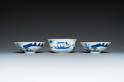 Three Chinese blue and white 'Bleu de Hue' bowls and two dishes for the Vietnamese market, 19th C.