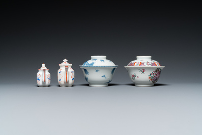 Een uitgebreide collectie overwegend blauw-wit en famille rose Chinees porselein, Kangxi en later