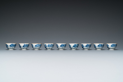 Een uitgebreide collectie overwegend blauw-wit en famille rose Chinees porselein, Kangxi en later
