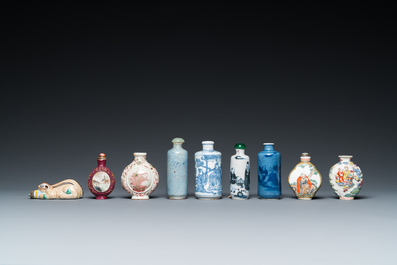 Nine Chinese porcelain snuff bottles, 19/20th C.
