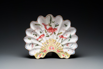 A Chinese Canton enamel shell-shaped basin and a helmet-shaped ewer, Qianlong