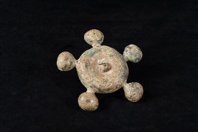Cloche de cheval d&eacute;corative en bronze archa&iuml;que, Chine, Zhou de l'Ouest, ca. 8e av. J.-C.