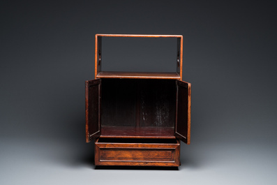 Petit cabinet en bois de huali, Chine, Qing