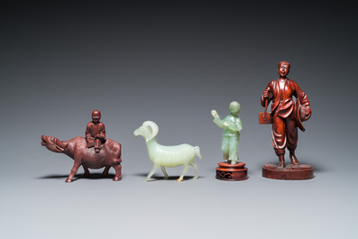 Neuf sculptures de la R&eacute;volution Culturelle en bois, jade et pierre &agrave; savon, Chine