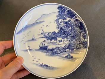 Assiette en porcelaine de Chine en bleu et blanc, marque et &eacute;poque de Daoguang