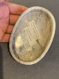 Lave-pinceaux en jade gris-noir, Chine, probablement Ming